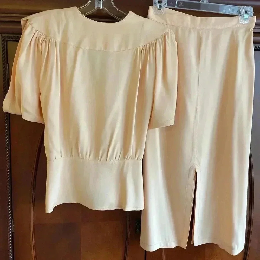 Vintage two - piece skirt set - Picture 2 of 6